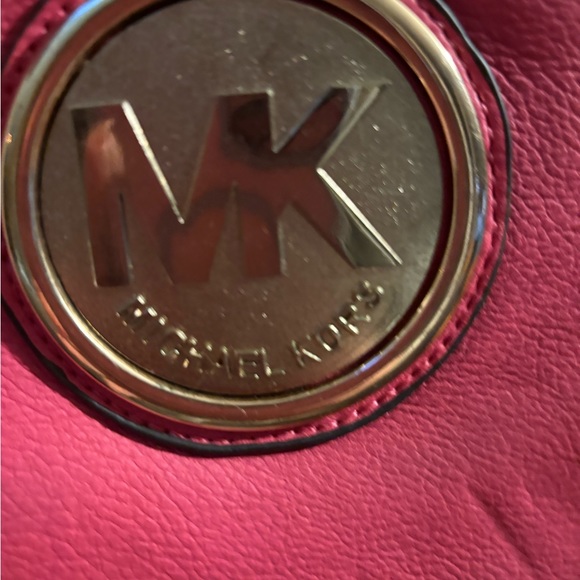 Michael Kors pink purse is brand new - Picture 2 of 9